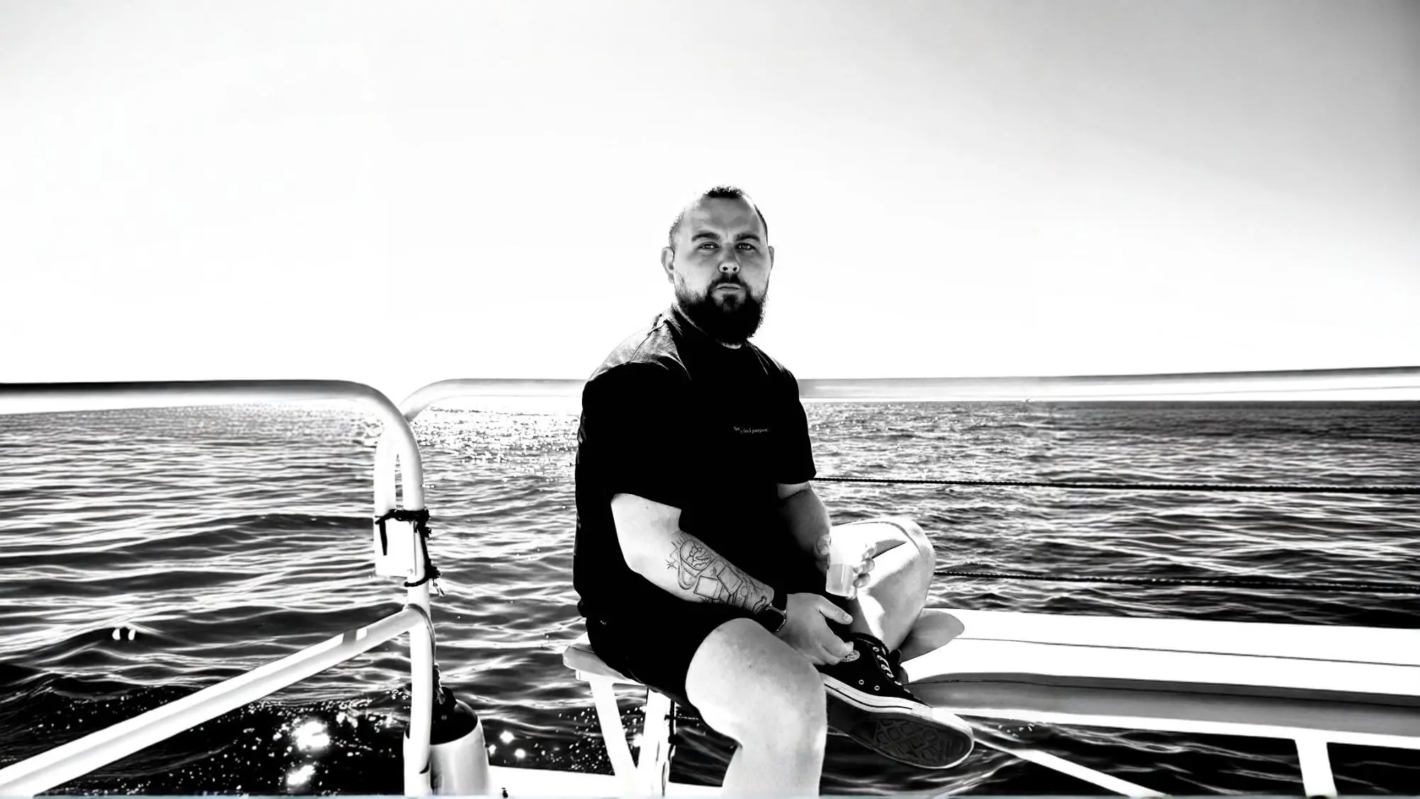 Black and white portrait of LUSAJE